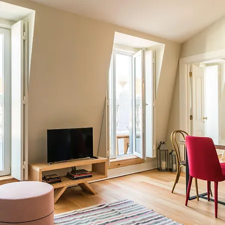 Almaria Ex Libris Chiado Отель 4*