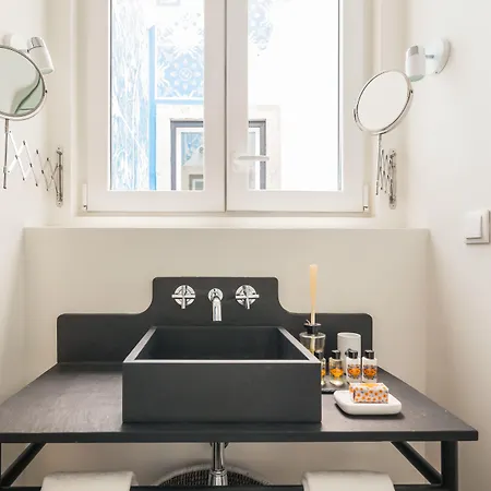 Отель Almaria Ex Libris Chiado 4*