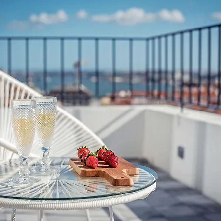 Almaria Ex Libris Chiado Отель